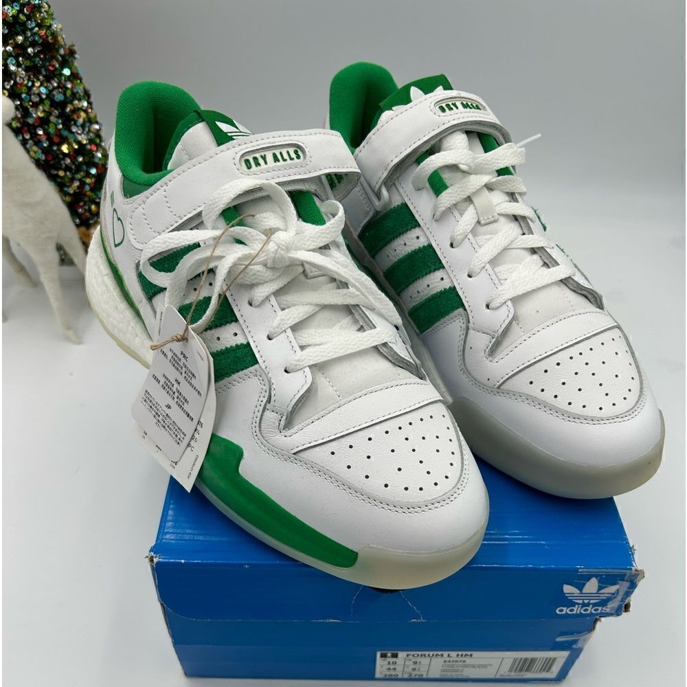 Men’s Adidas forum low top sneaker size 10 US